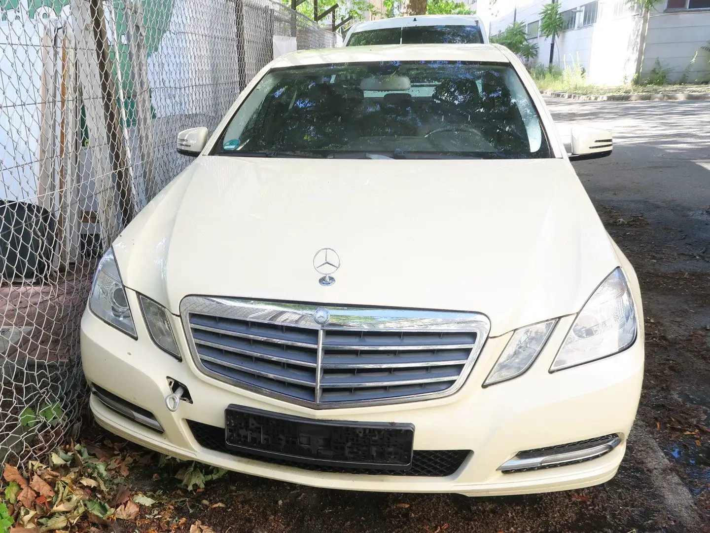 Mercedes-Benz E 200 E 200 CDI BlueEfficiency (212.005) Beige - 1