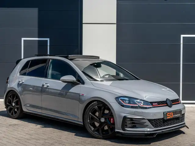Volkswagen Golf view 6