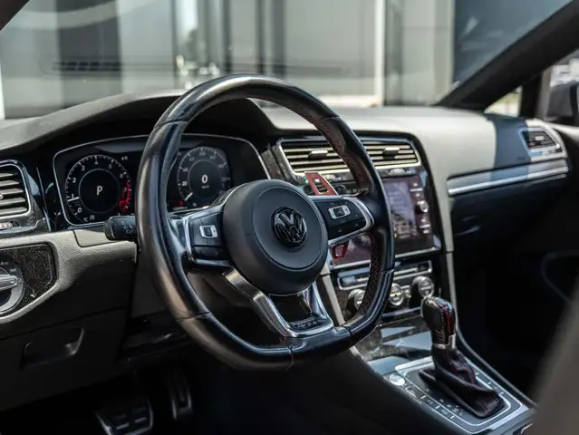 Volkswagen Golf view 8
