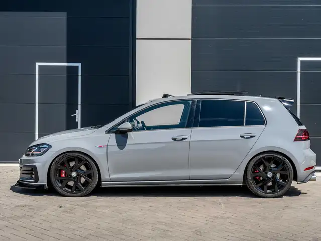Volkswagen Golf view 11
