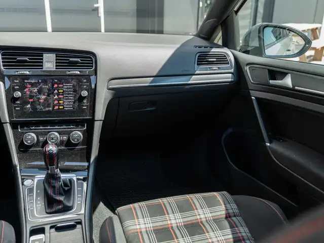 Volkswagen Golf view 15