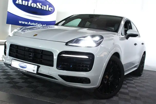 Porsche Cayenne view 2