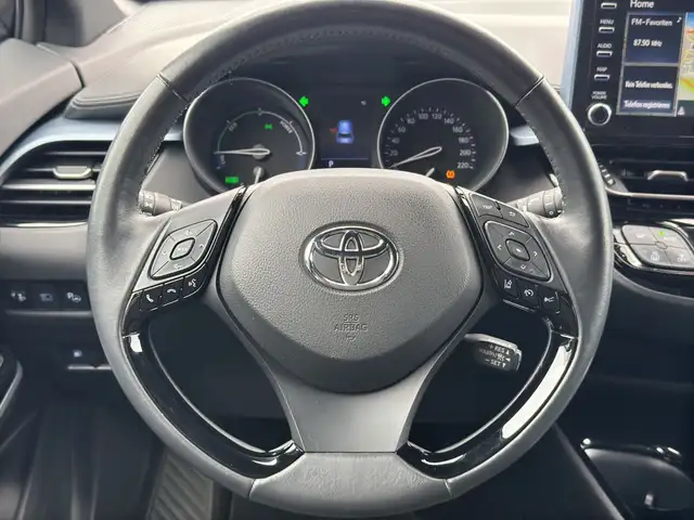 Toyota C-HR view 10