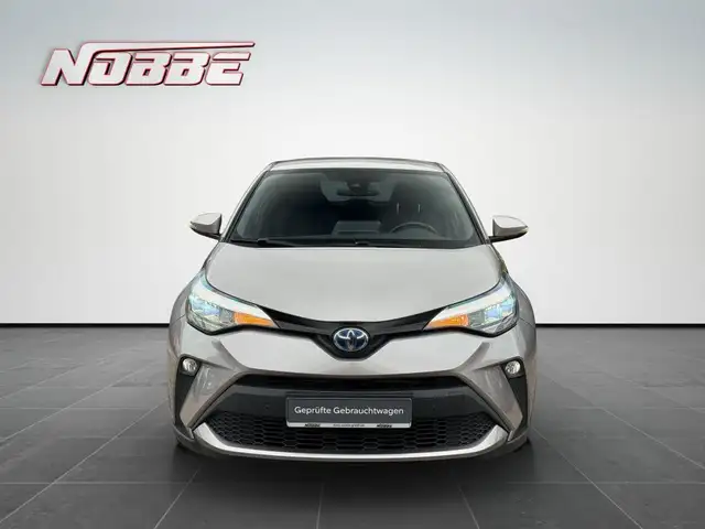 Toyota C-HR view 8