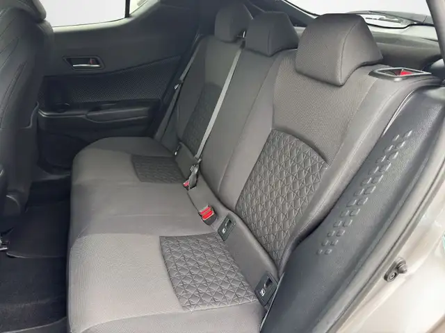 Toyota C-HR view 12