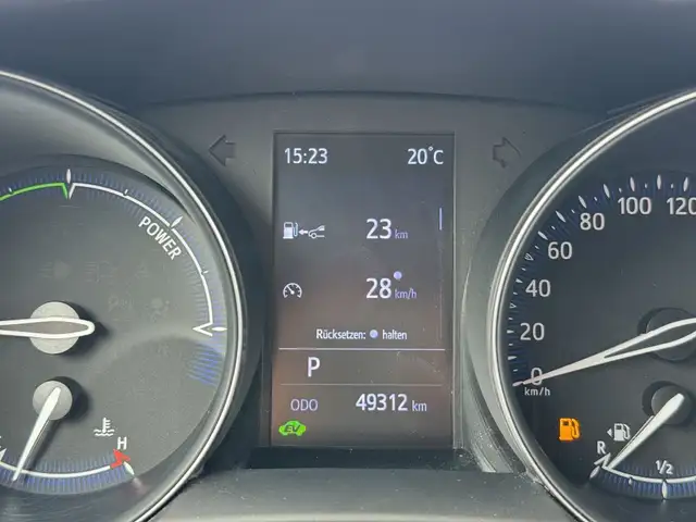 Toyota C-HR view 11