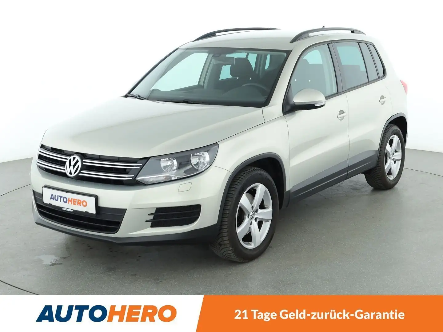 Volkswagen Tiguan 2.0 TDI Trend & Fun BlueMotion Tech *PDC*SHZ* Silber - 1