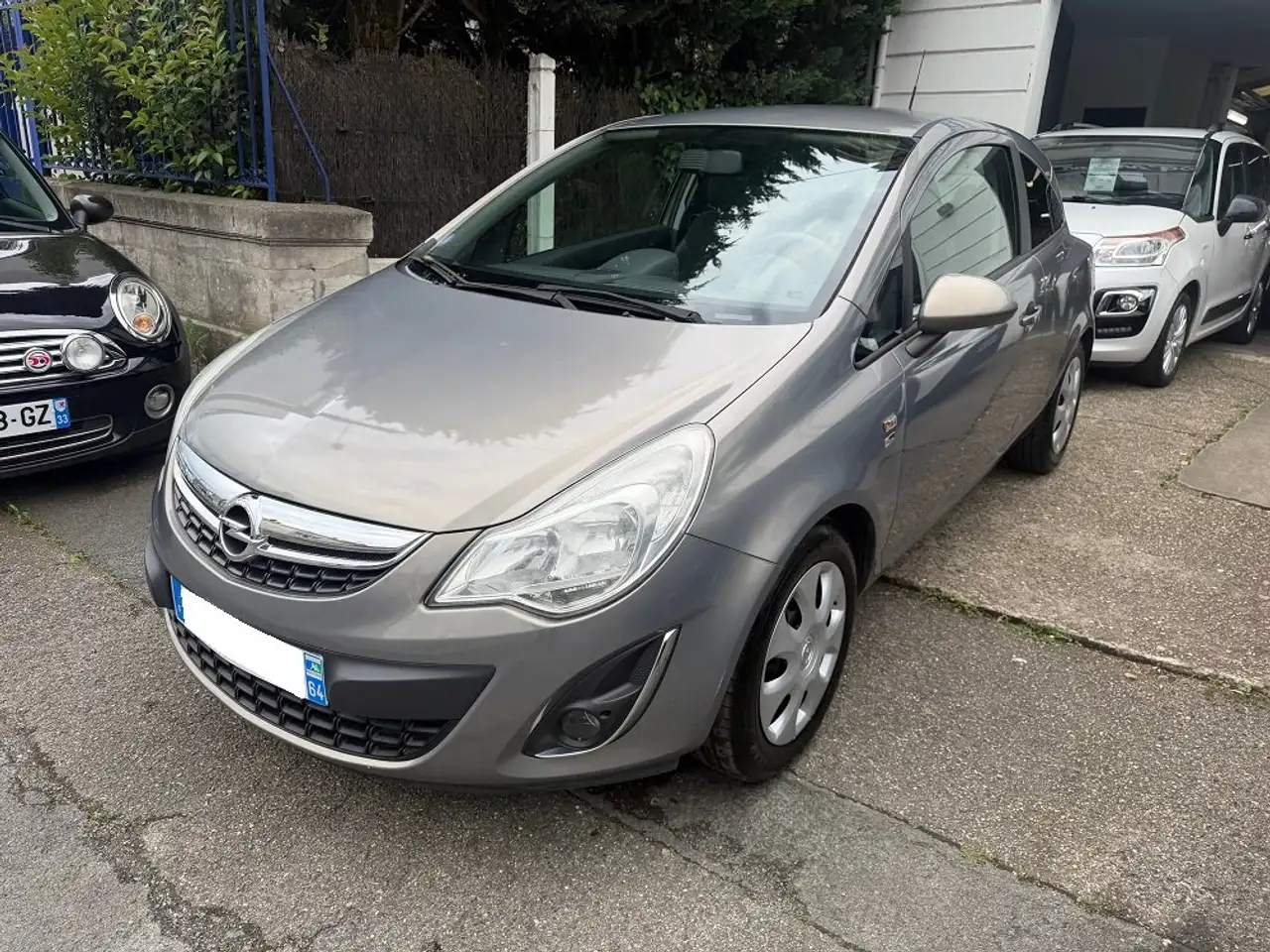 Opel Corsa 1.2 - 85 ch Twinport 150Ã¨me Anniversair