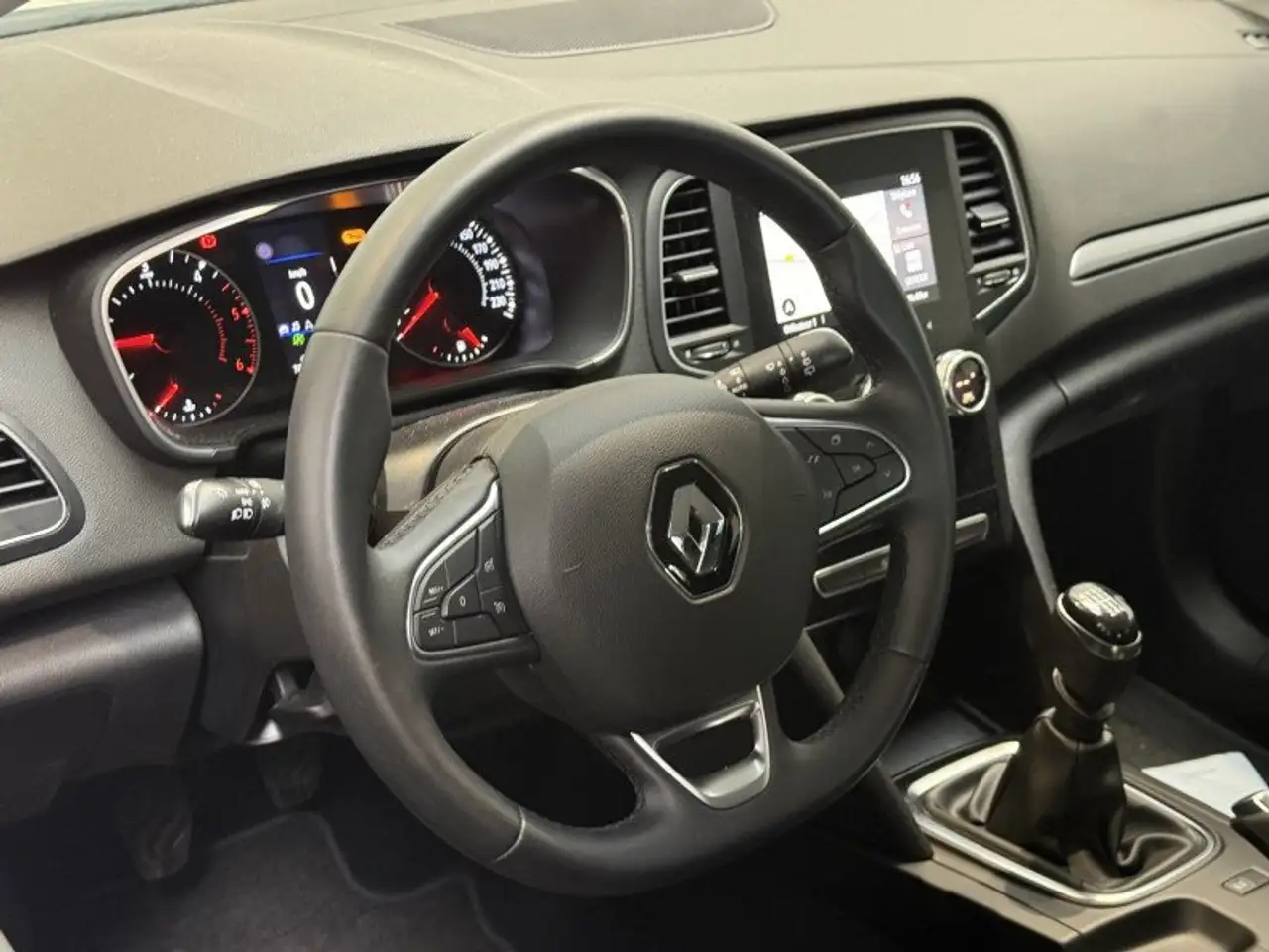 Renault Megane Berline — photo 7