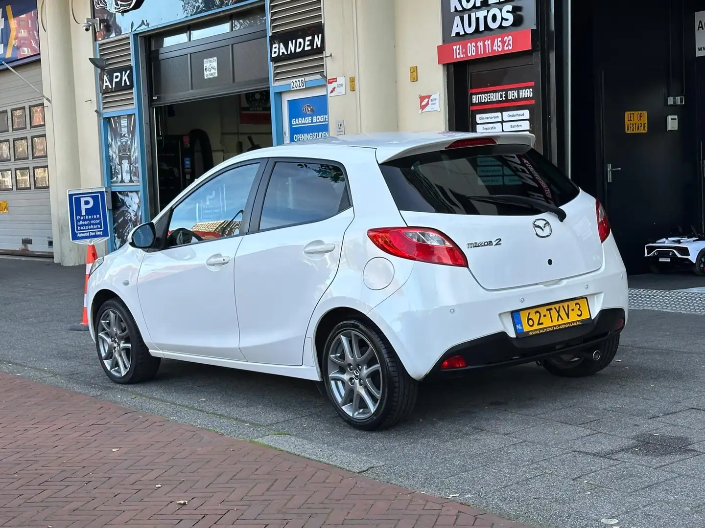 Mazda 2 1.3 Navigator GT 5 Deurs Navi Airco PDC Stoelverwa Weiß - 2