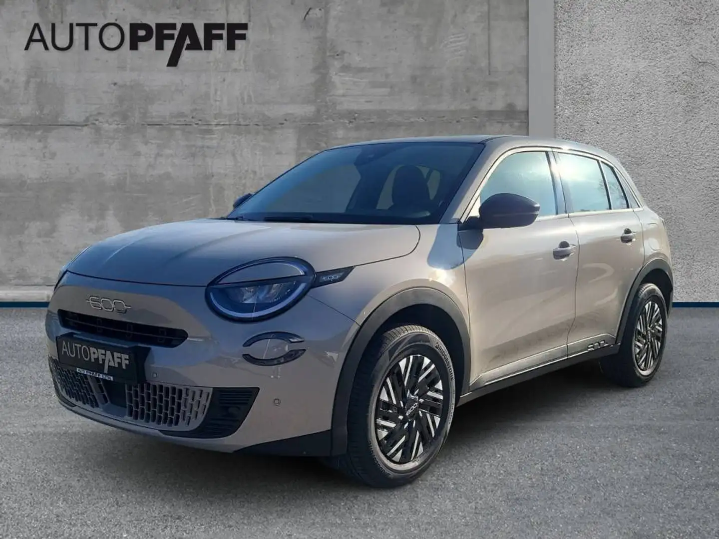 Fiat 600 HYBRID 136 PS Navi|Kamera|Keyless Grau - 1