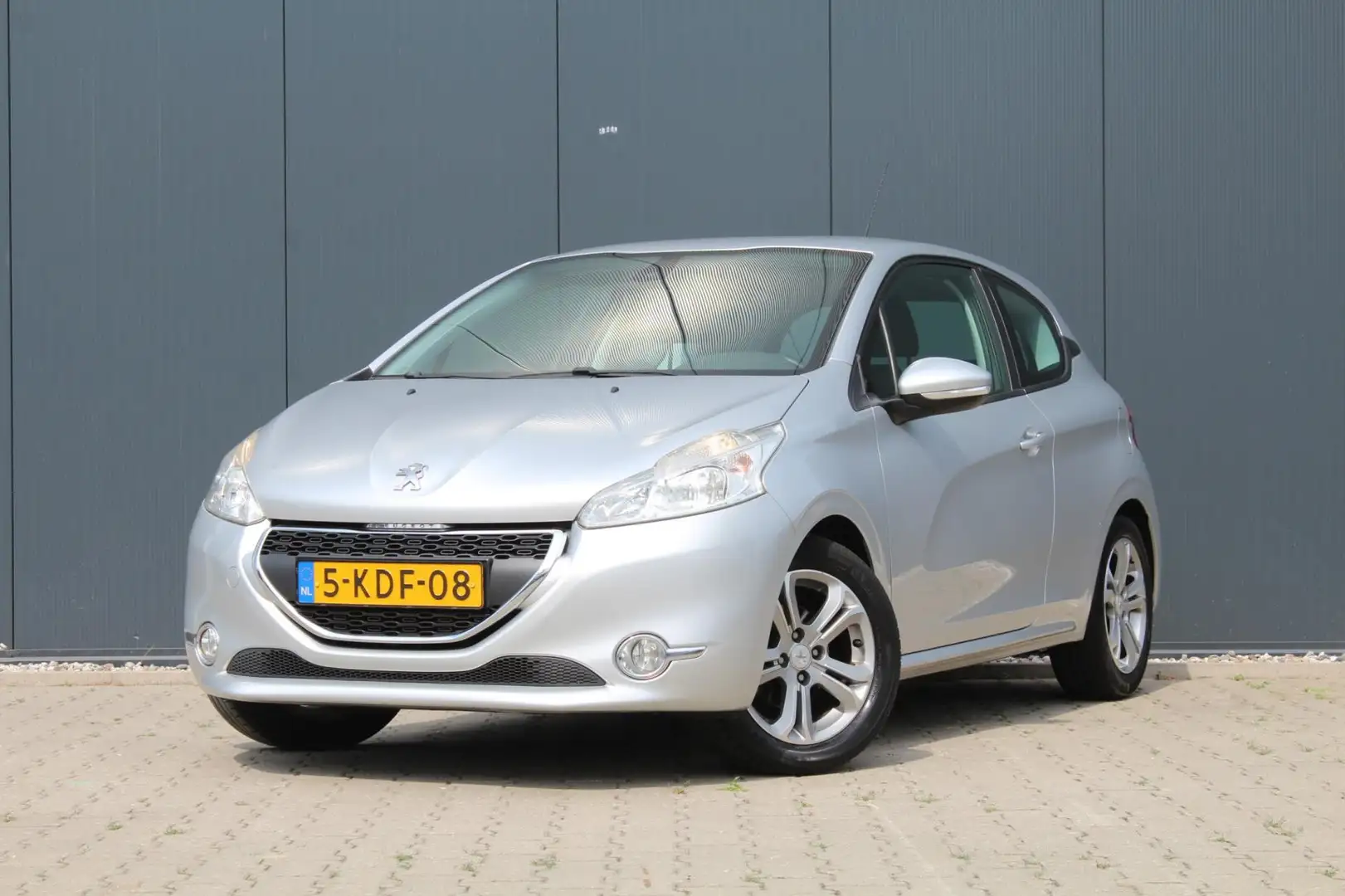 Peugeot 208 1.2 VTi Envy | Trekhaak | Clima / Cruise control | Grijs - 1
