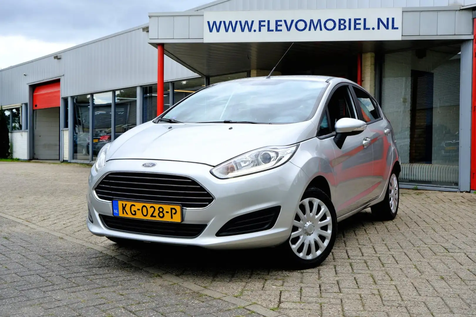 Ford Fiesta 1.0 Style 5-drs Volleder|Navi|Airco Gris - 1