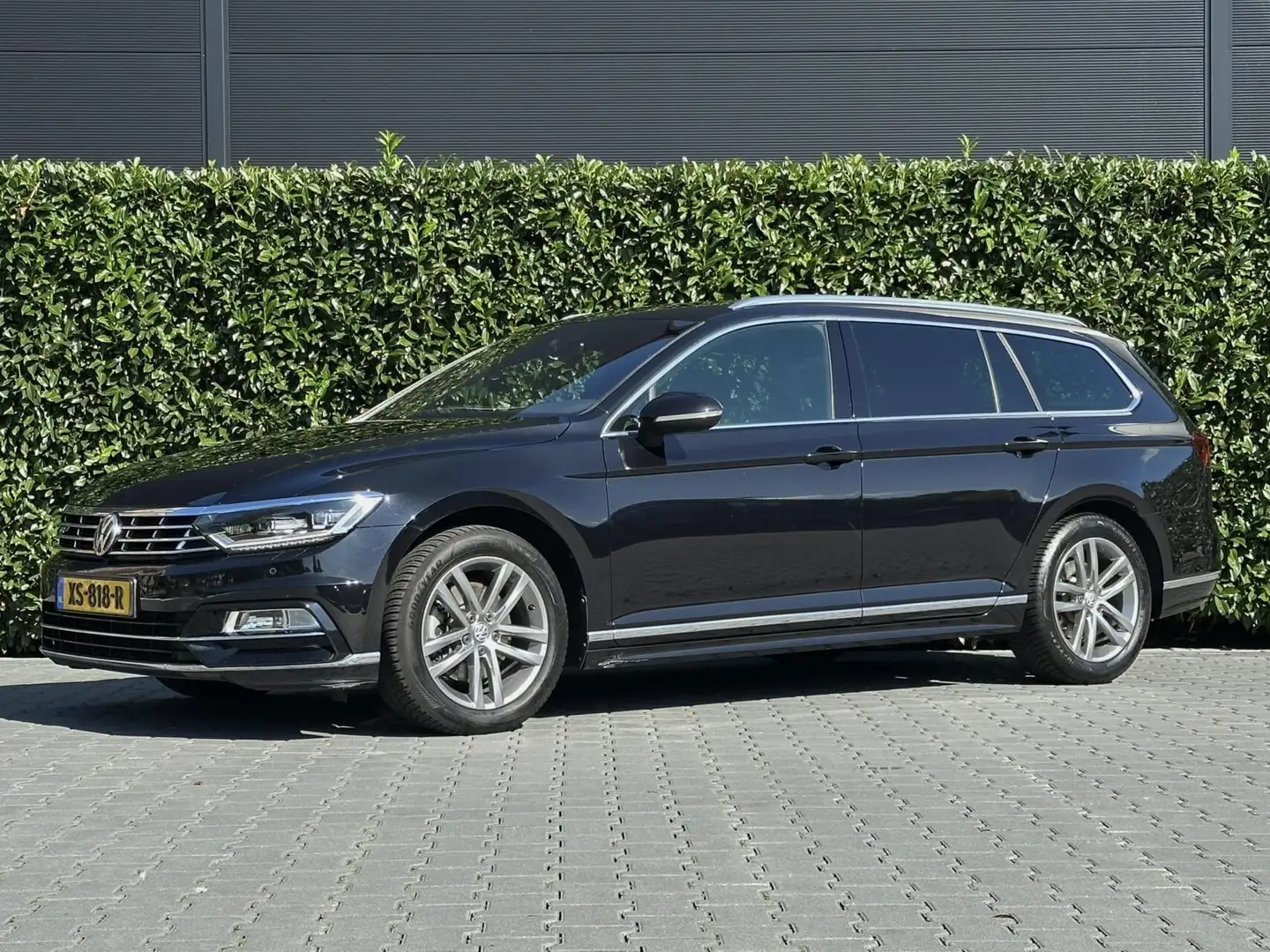 Volkswagen Passat Variant 1.4 TSI Highline Business R, NIEUW MODEL, LEDER, N Zwart - 1