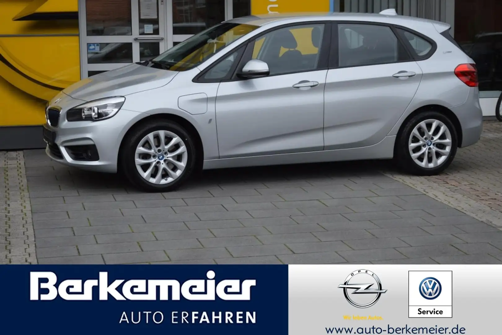 BMW 225 Baureihe 225xe Active Tourer iPerf. Advantage/Navi Argintiu - 1