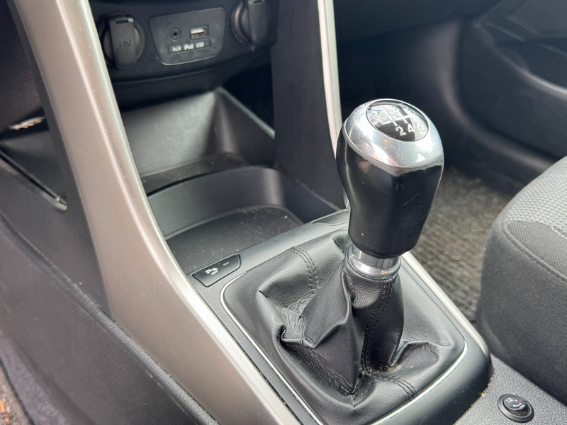 Hyundai i30 1,6i*Klima*Sitzheizung* — photo 8
