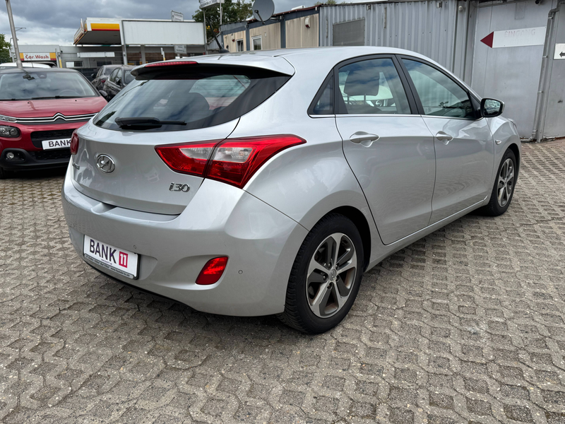 Hyundai i30 1,6i*Klima*Sitzheizung* — photo 6