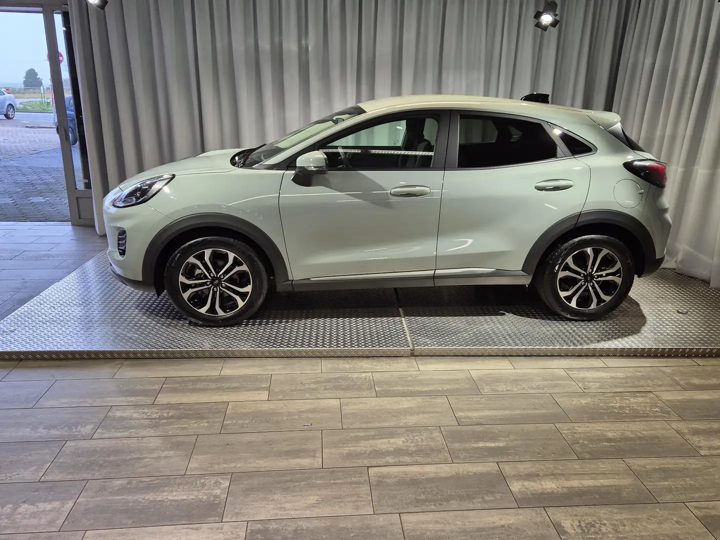 Ford Puma 1.0 EcoBoost Hybrid Titanium Voorraad - 2