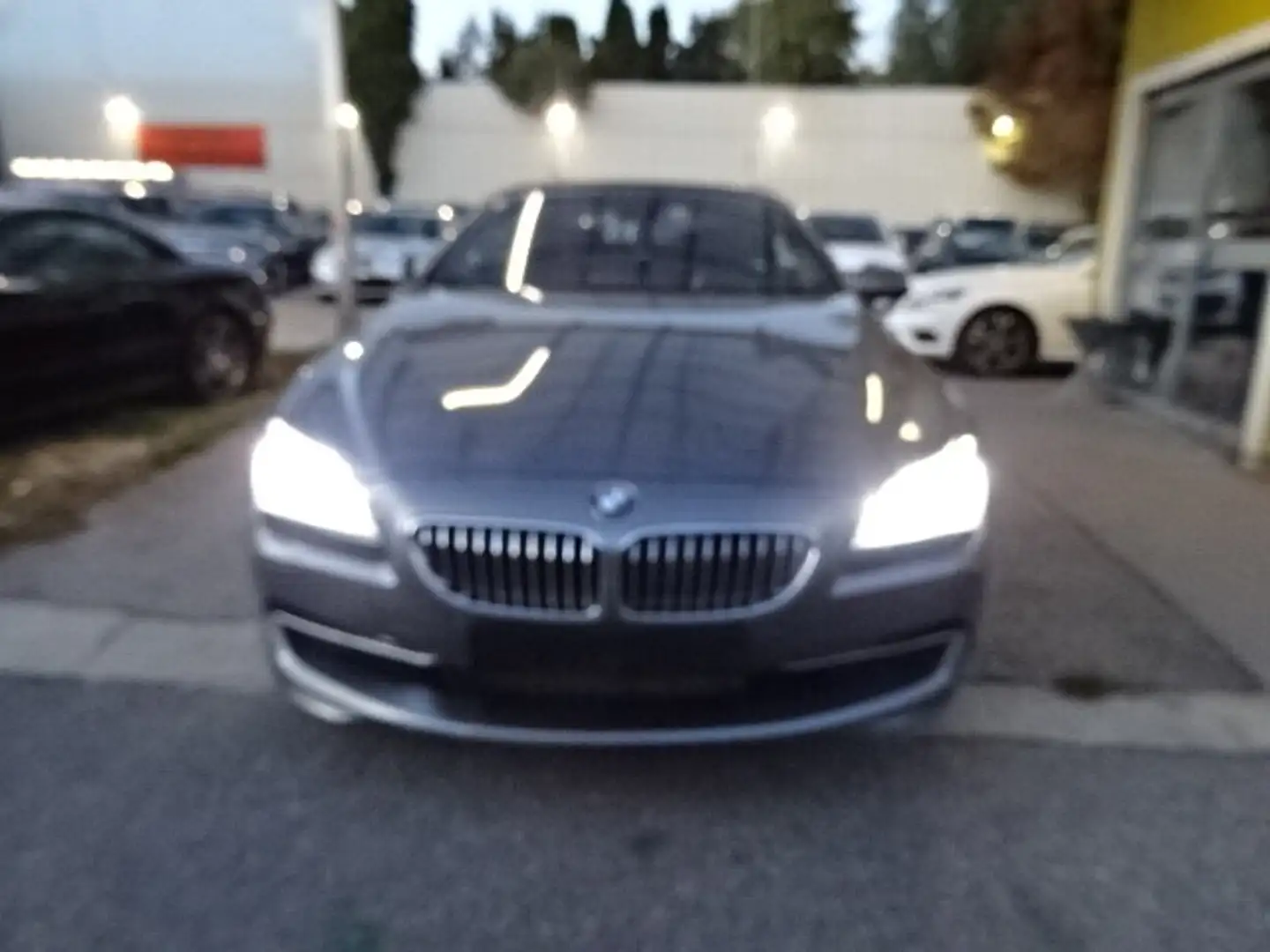 BMW 650 i Cabrio Österreich-Paket Aut. Grau - 2