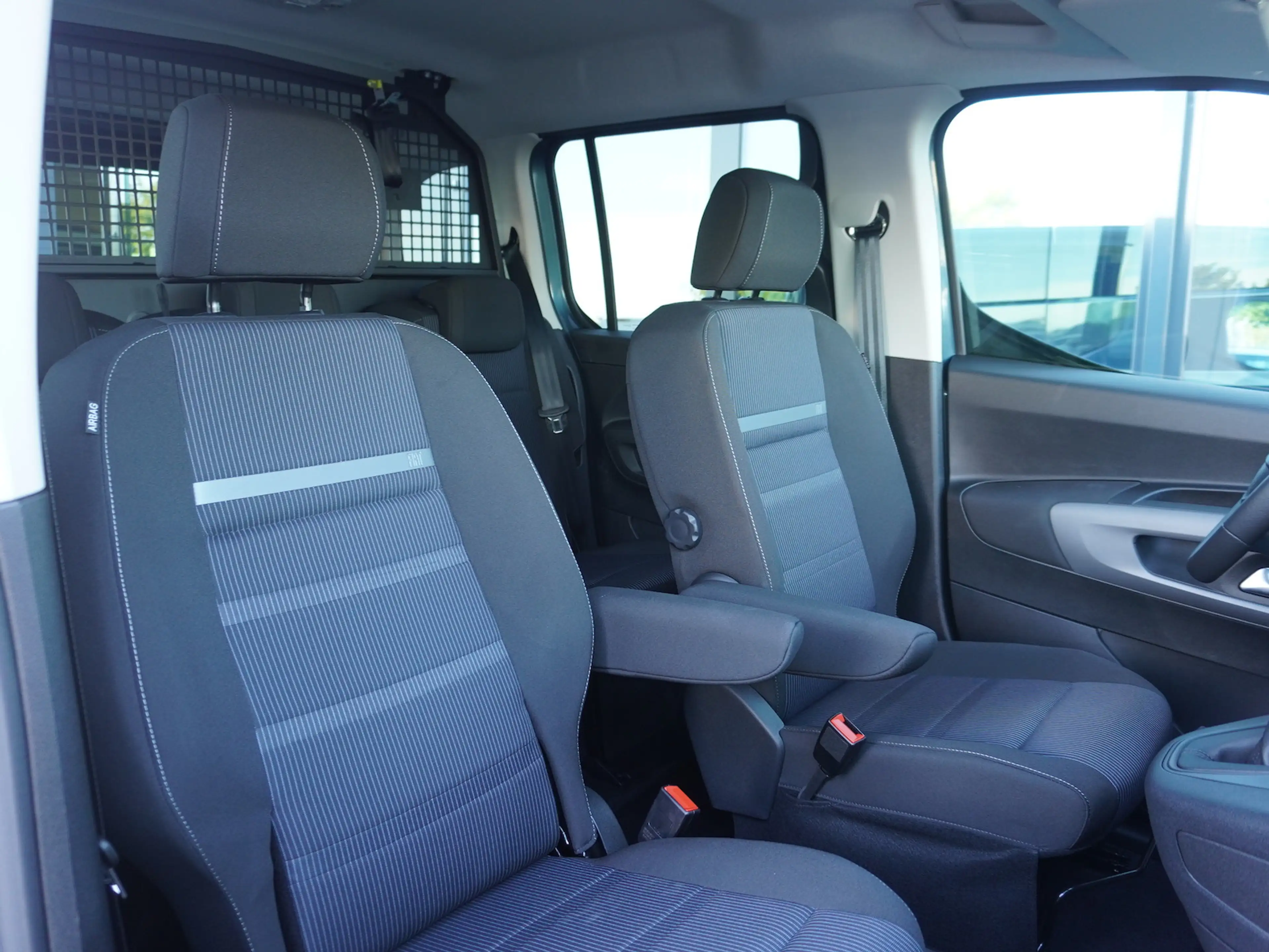 Fiat Doblo Kombi 1.5 100 / 10-Zoll Infotainment — photo 13