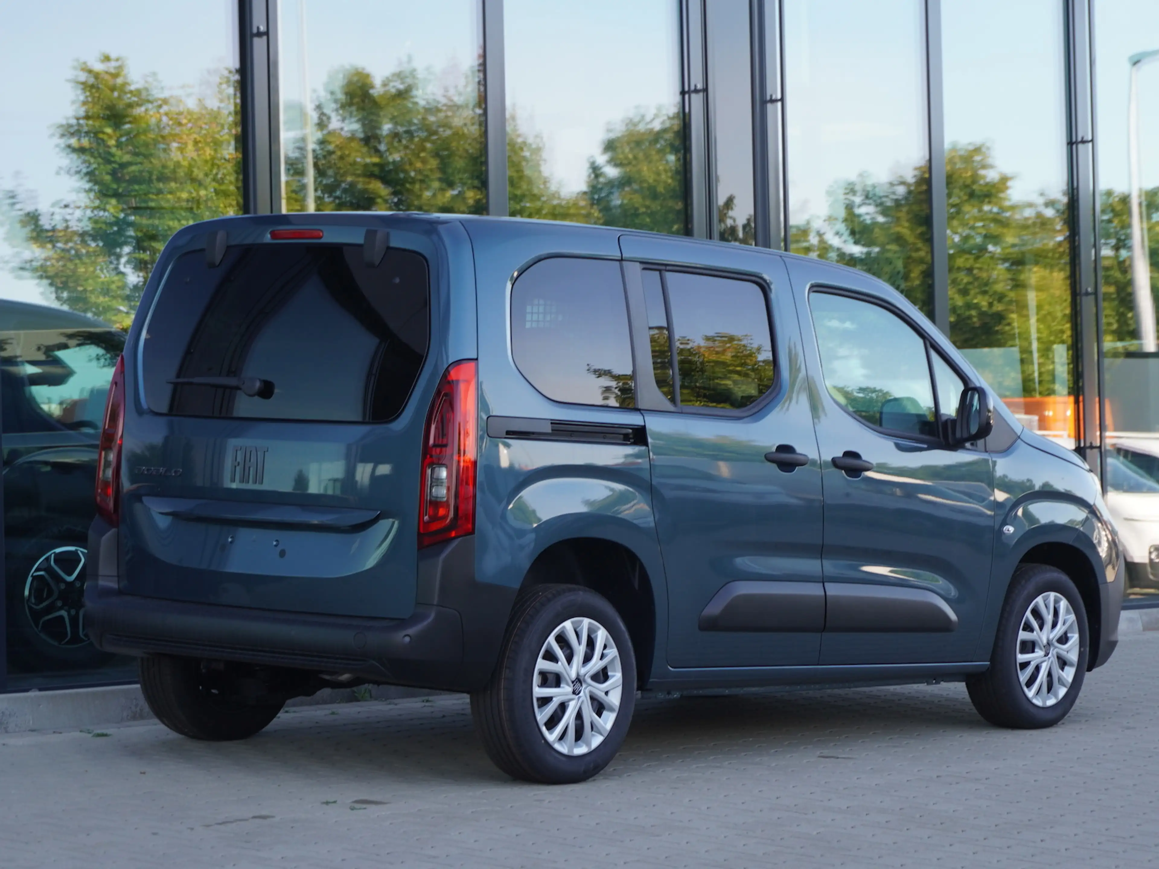 Fiat Doblo Kombi 1.5 100 / 10-Zoll Infotainment — photo 2
