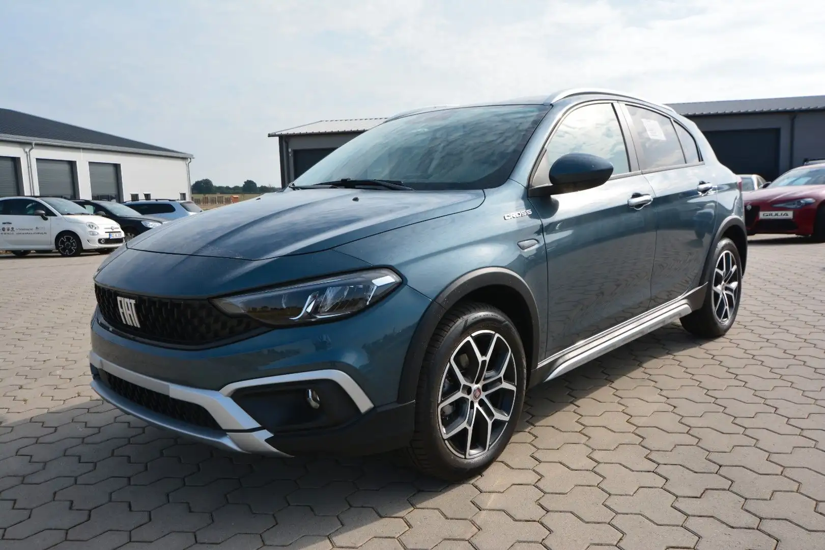 Fiat Tipo 5-Türer Cross 1.6 96kW Blau - 1