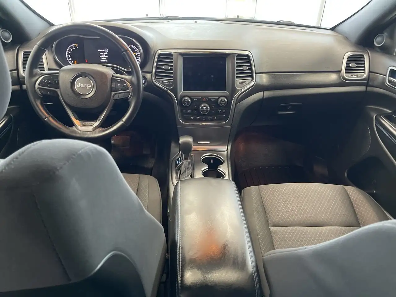 Jeep Grand Cherokee снимка Jeep Grand Cherokee
