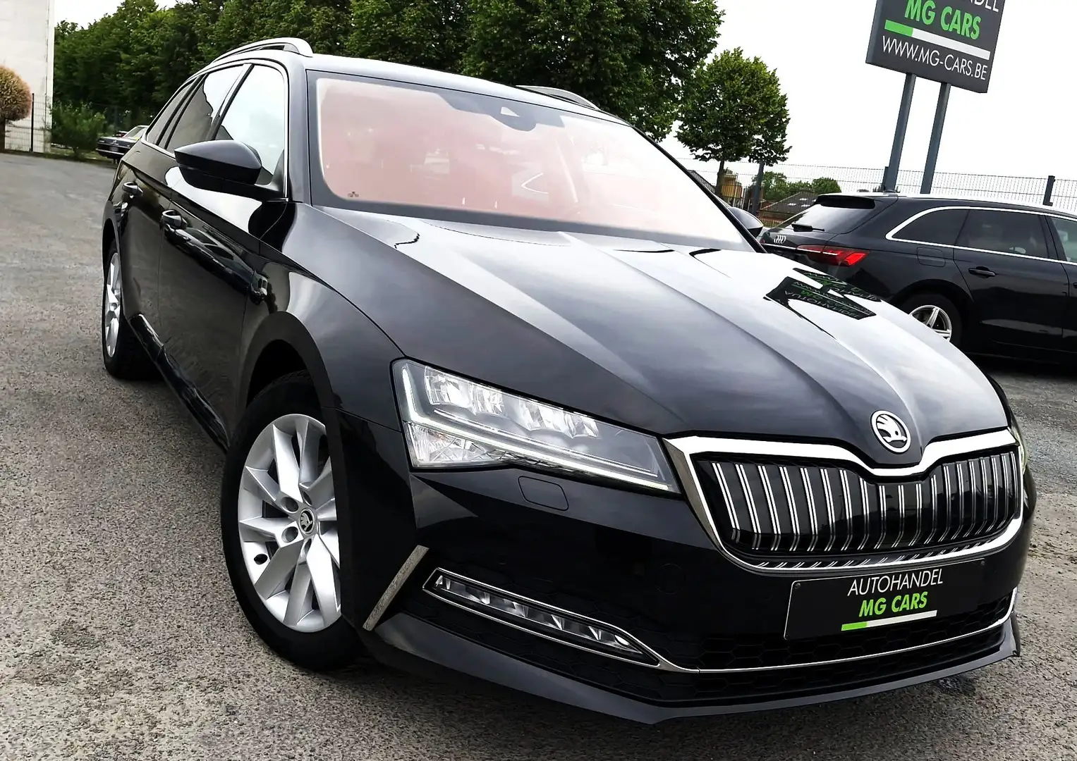 Skoda Superb 1.4 TSI iV HYBRID DSG Style Pack Corporate Plus Černá - 1