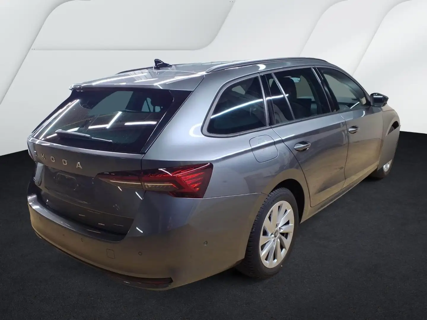 Skoda Octavia Combi 1.5 TSI DSG Selection /AHK Grau - 2