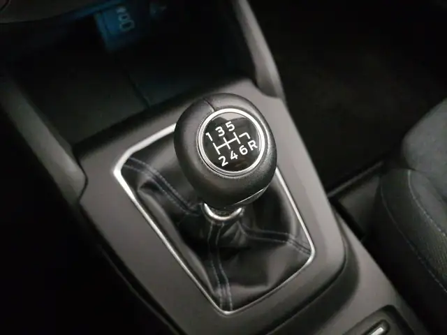 Ford Focus view 13