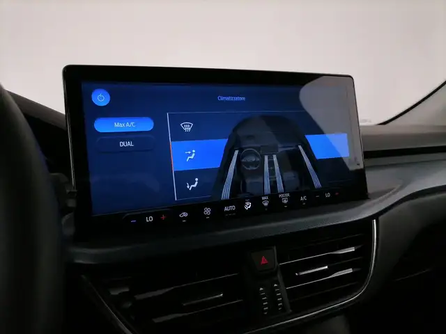 Ford Focus view 15
