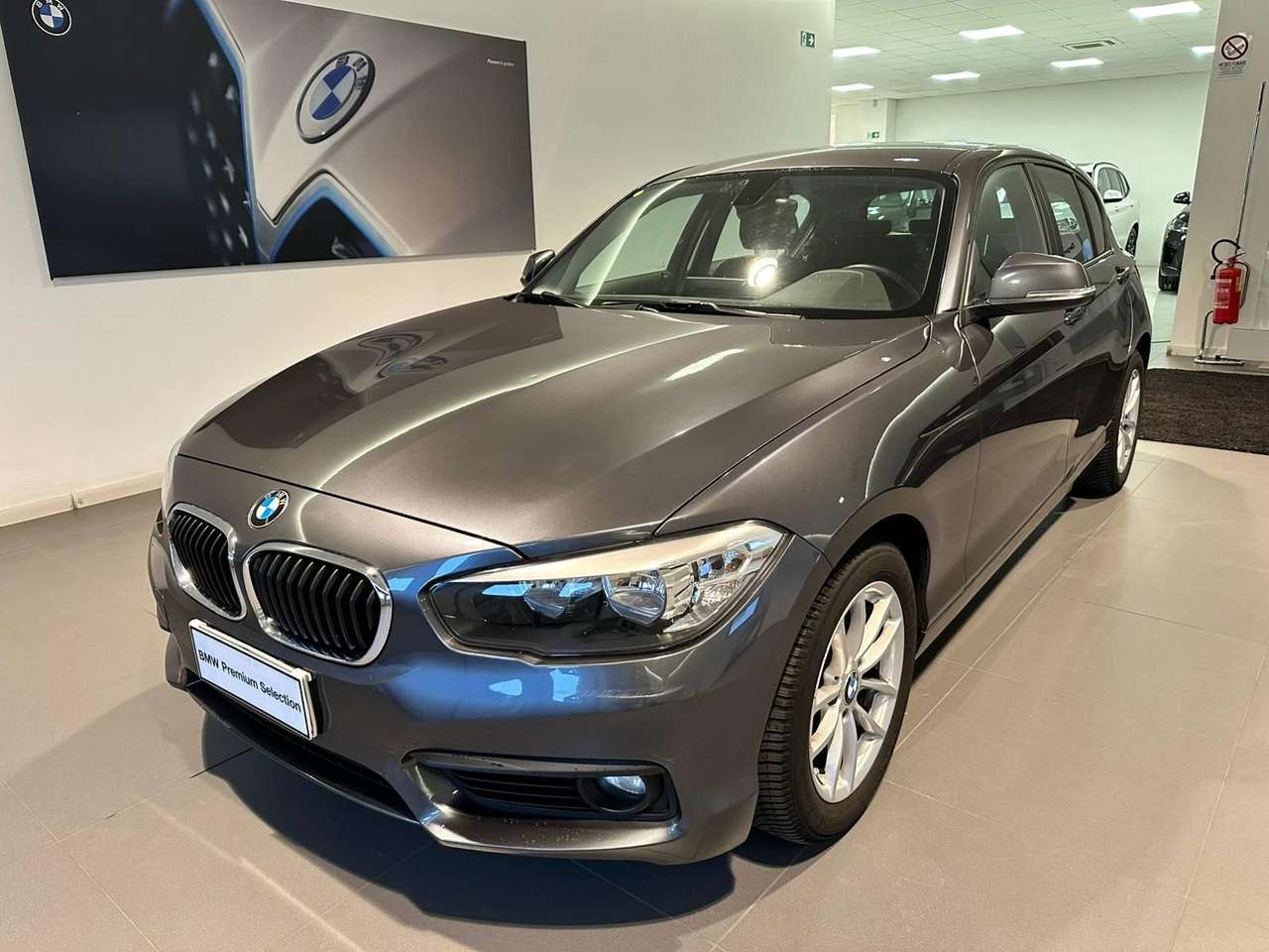 BMW 118 118d Advantage 5p auto