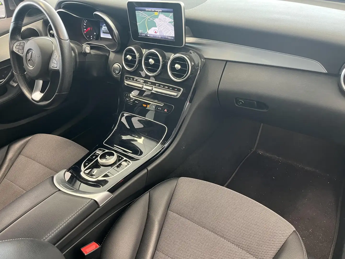 Mercedes-Benz C 200 Estate CDI AUT9 LED+TREKHAAK+NL AUTO Grijs - 2