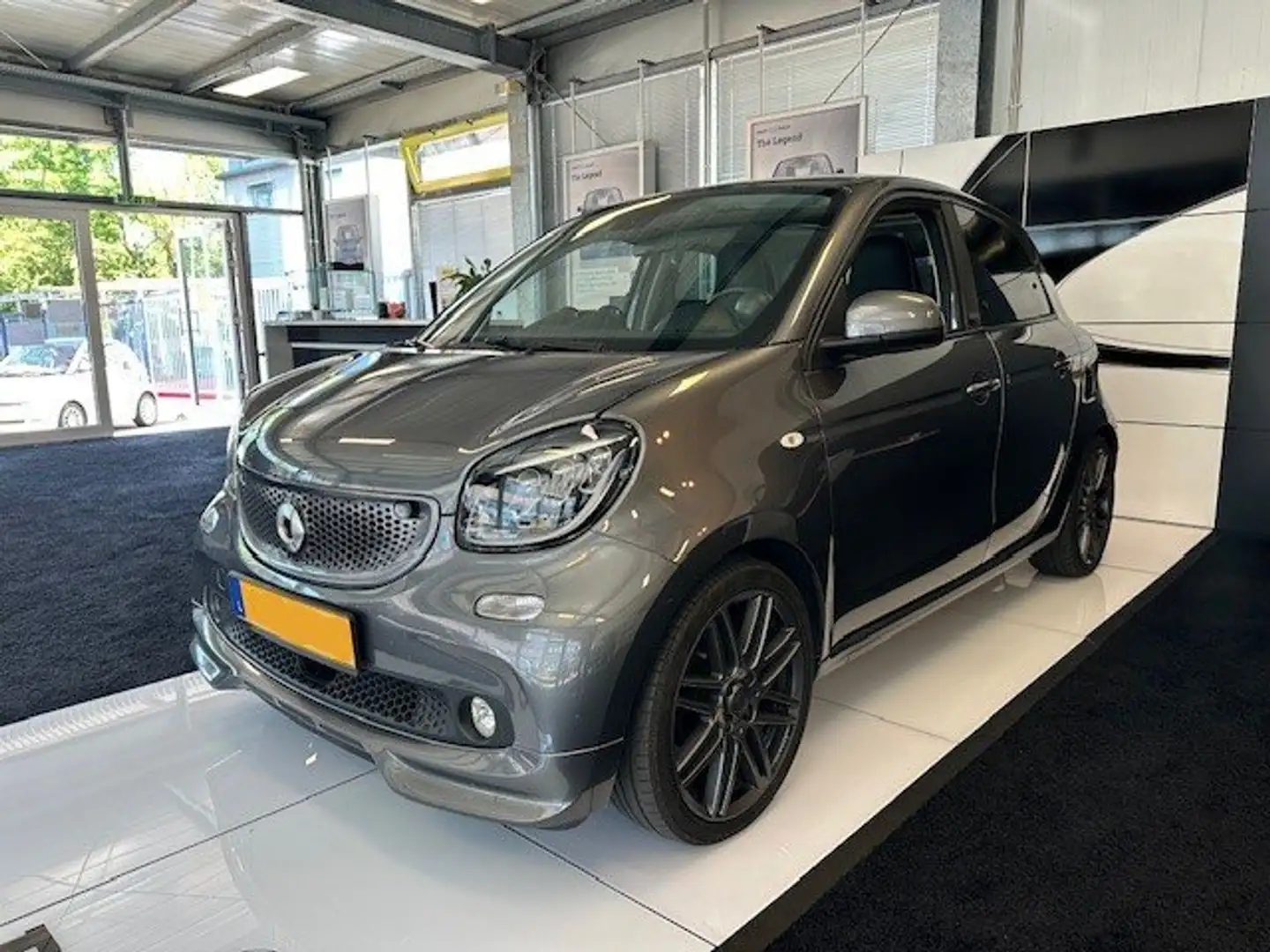smart forFour 66kw BRABUS Style twinamic Gris - 1