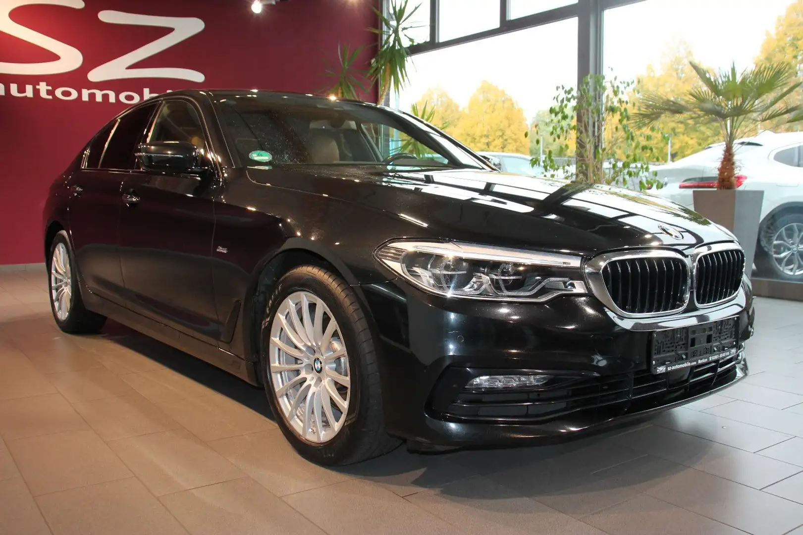 BMW 520 d Sport Line ACC Head-Up LED DAB Schwarz - 1