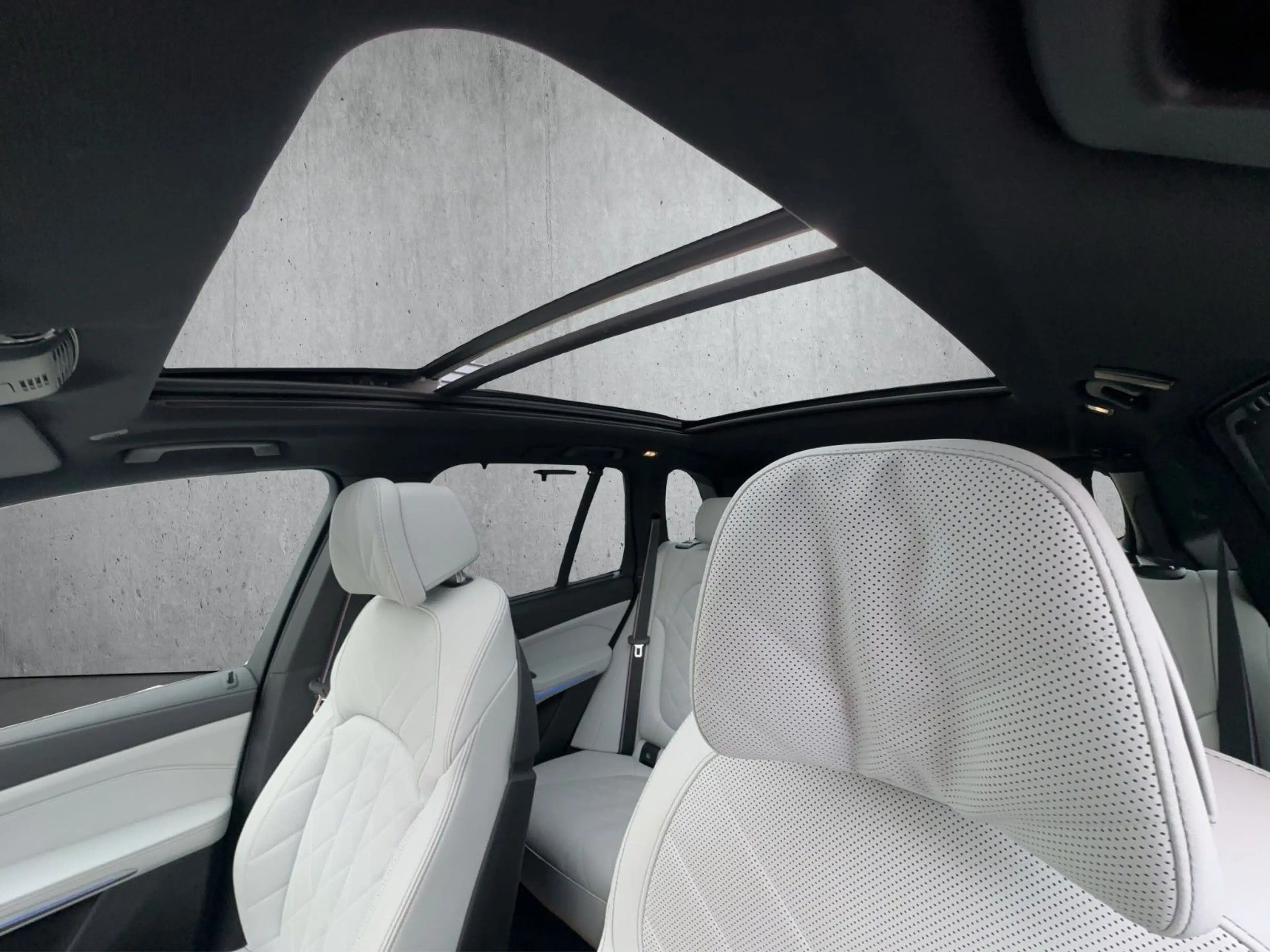 BMW X5 40 d xD M Sport Pro LED Pano HUD 360 H&K StHz — photo 11
