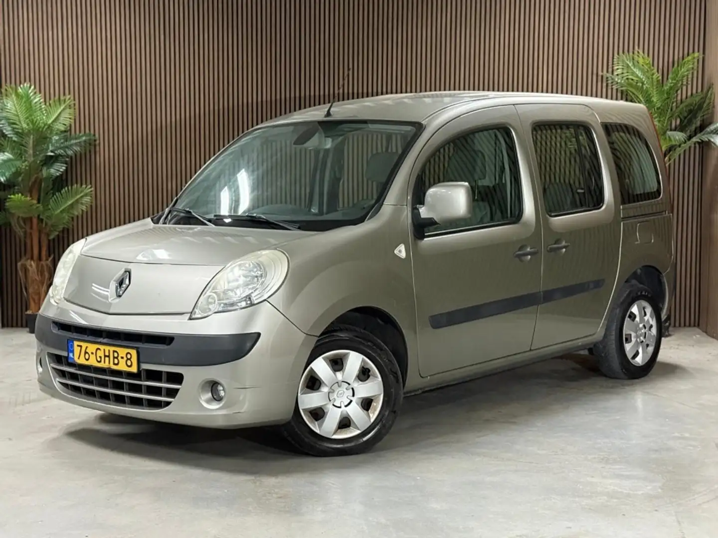 Renault Kangoo Family 1.6-16V Expression Grijs - 1