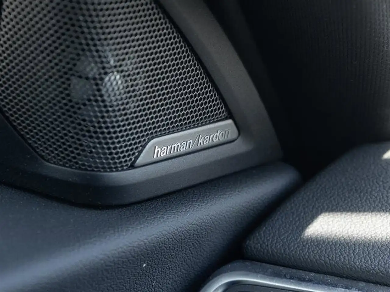 BMW 2 Series photo BMW 2 Series