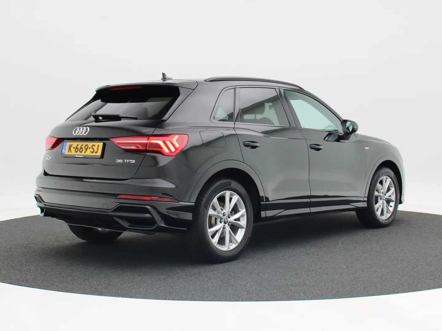 Audi Q3 35 TFSi 150 Pk Automaat S-Line | Full LED | Naviga Noir - 2