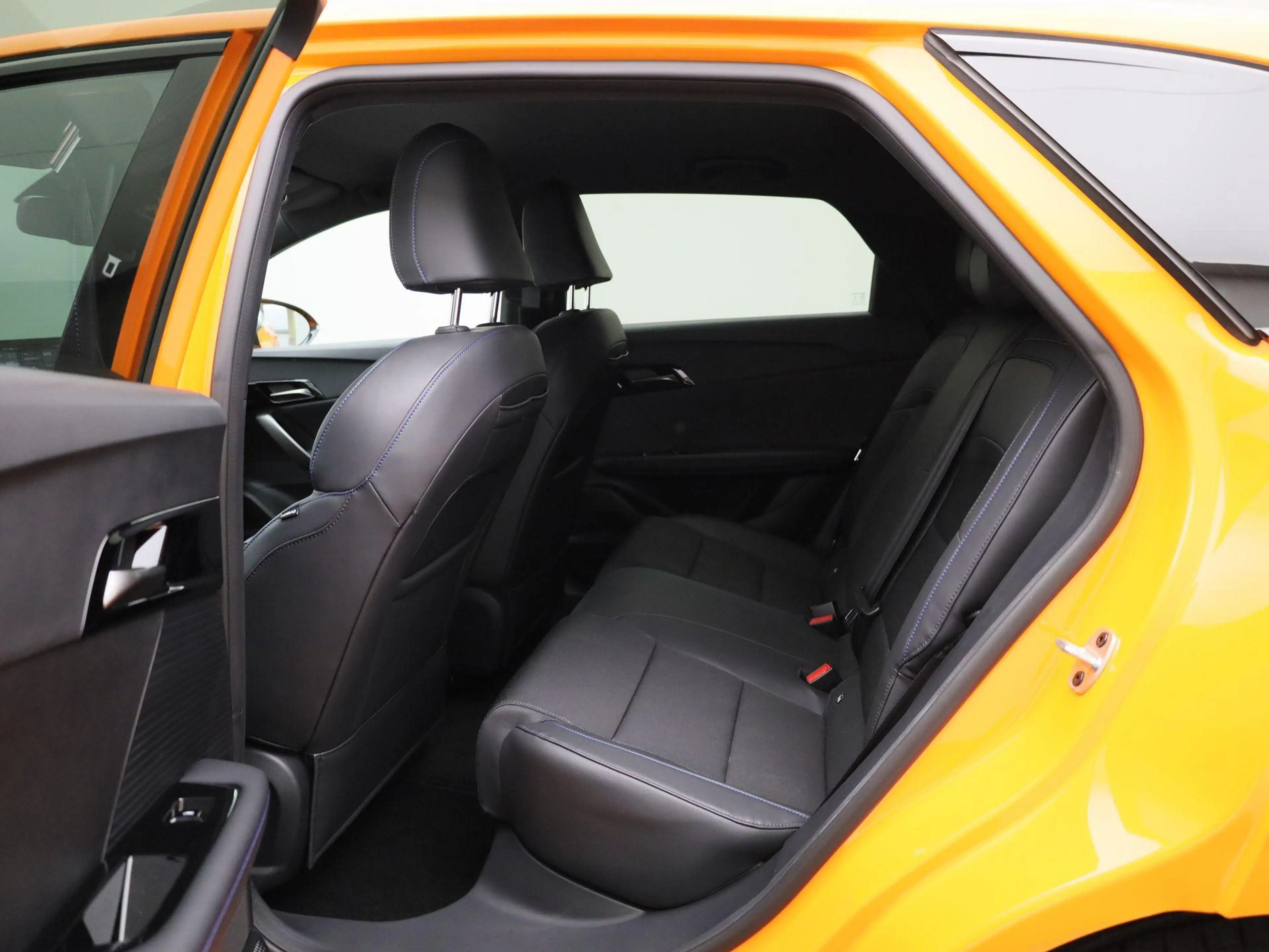 MG MG4 Electric Luxury 64 kWh — photo 10