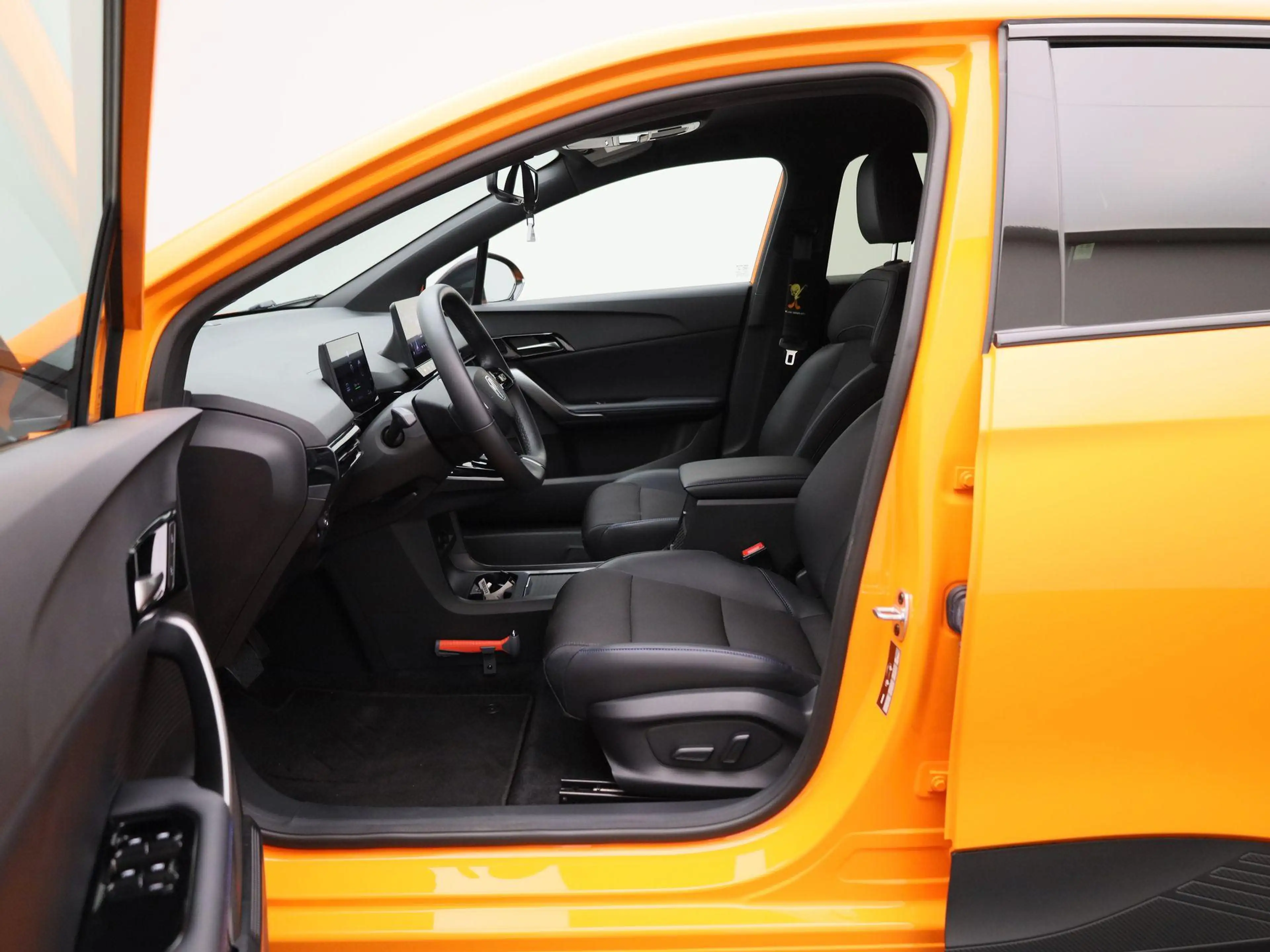 MG MG4 Electric Luxury 64 kWh — photo 9