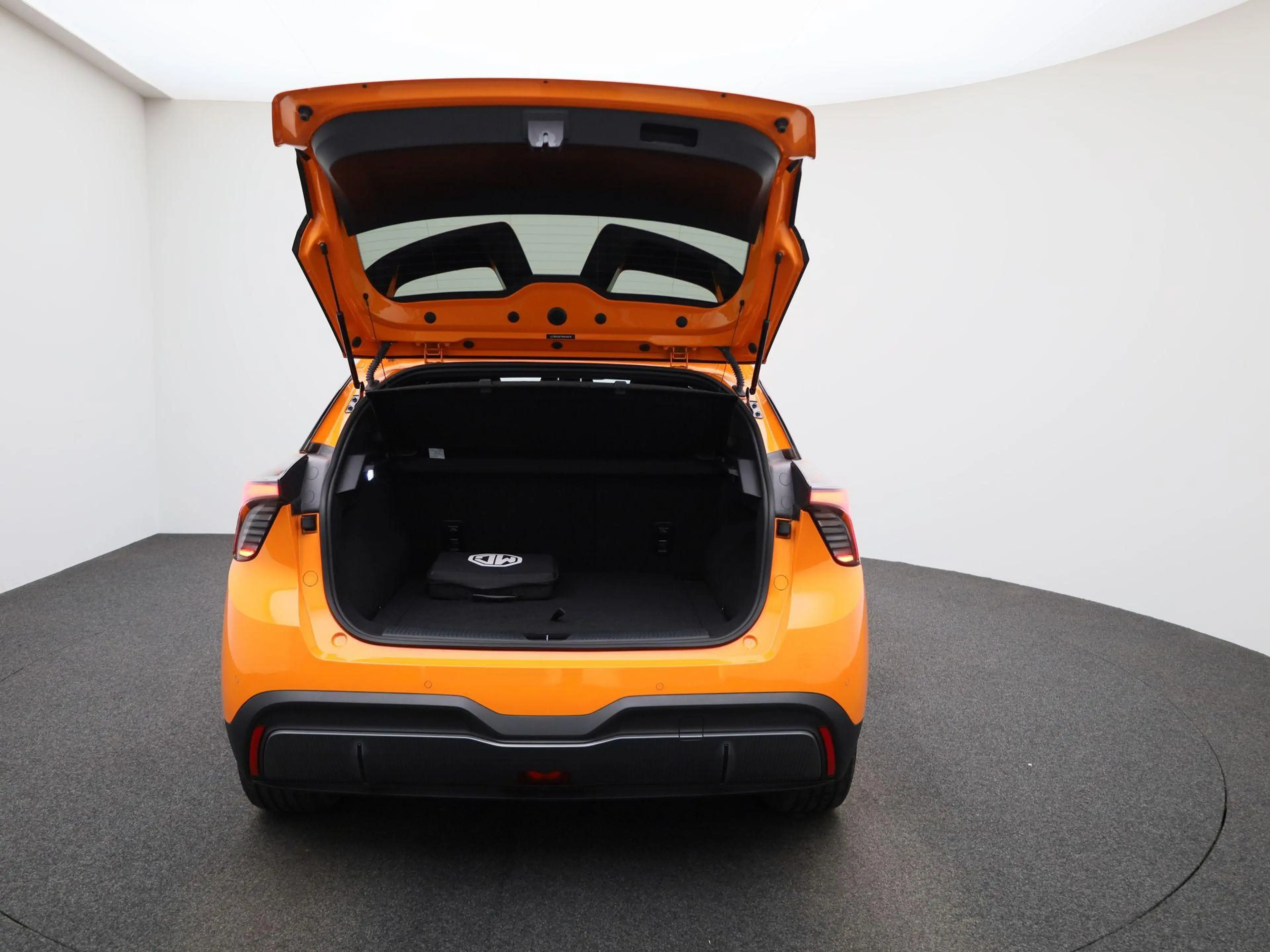 MG MG4 Electric Luxury 64 kWh — photo 11