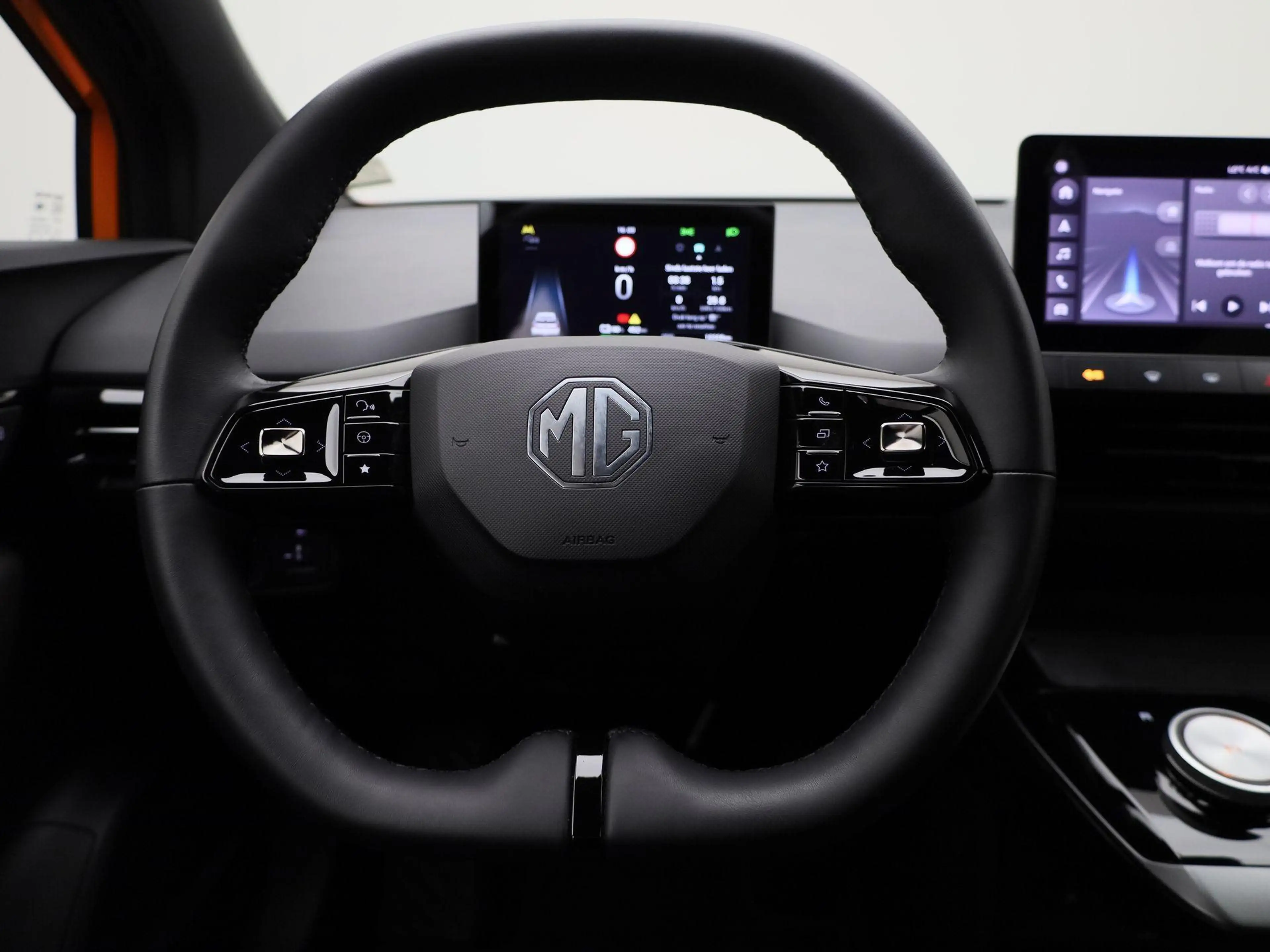 MG MG4 Electric Luxury 64 kWh — photo 7