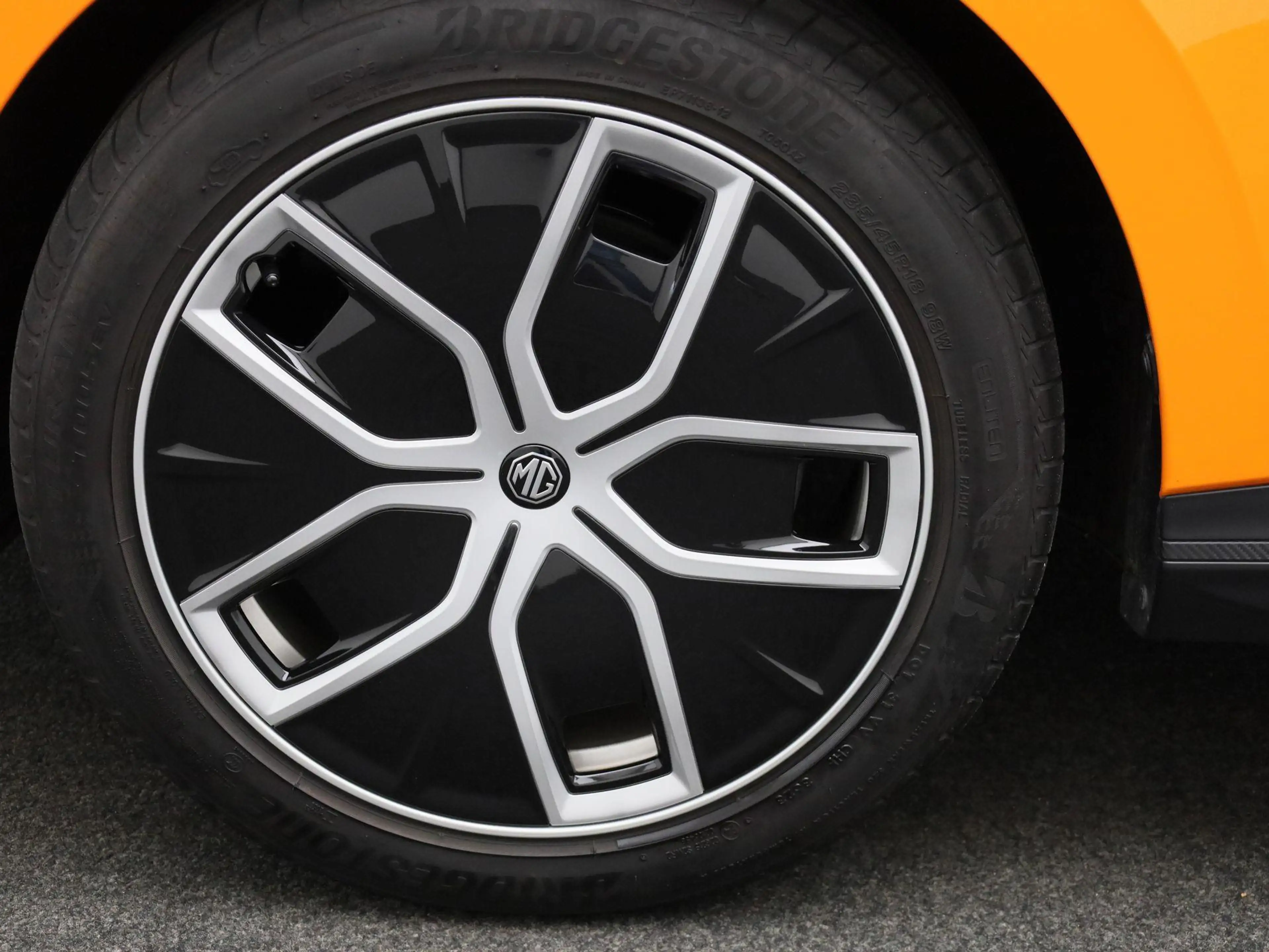 MG MG4 Electric Luxury 64 kWh — photo 14