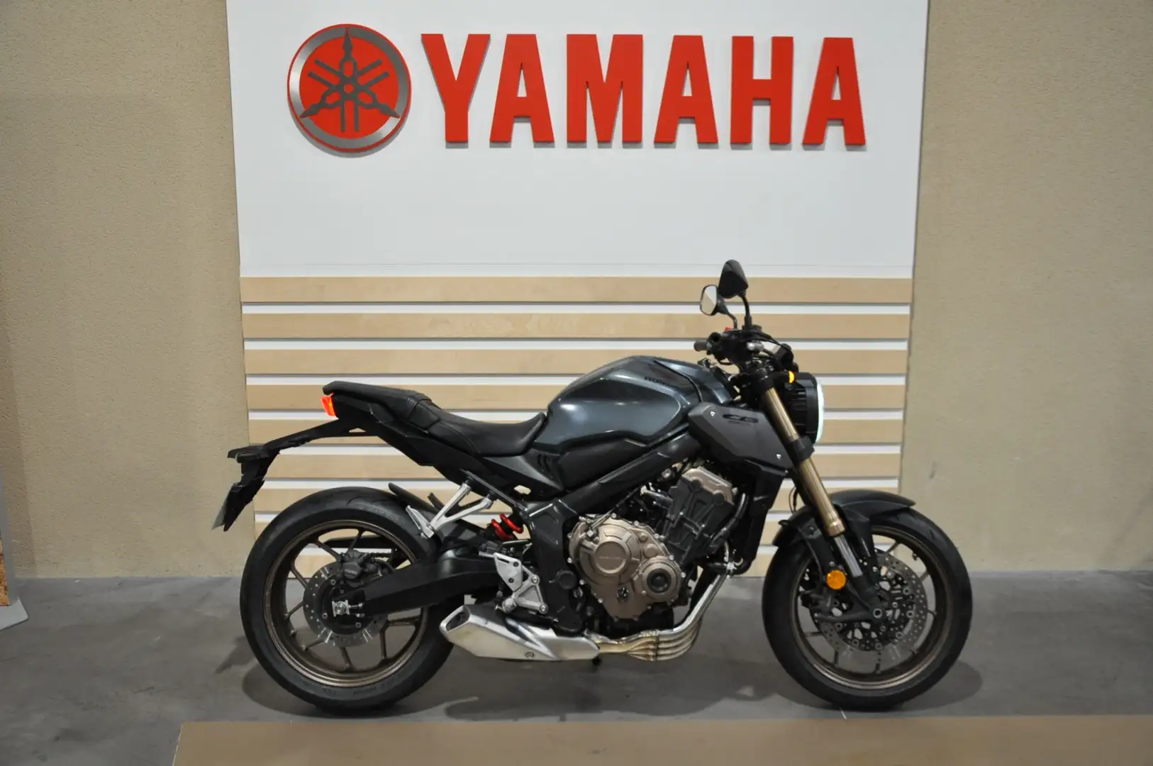 Honda CB 650 Grijs - 1