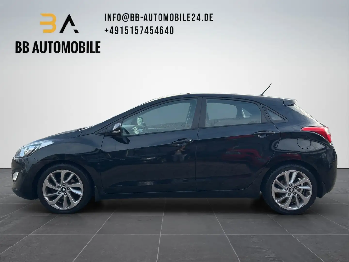 Hyundai i30 Trend Lim. AUTOMATIK LED SHZ KLIMA Schwarz - 2