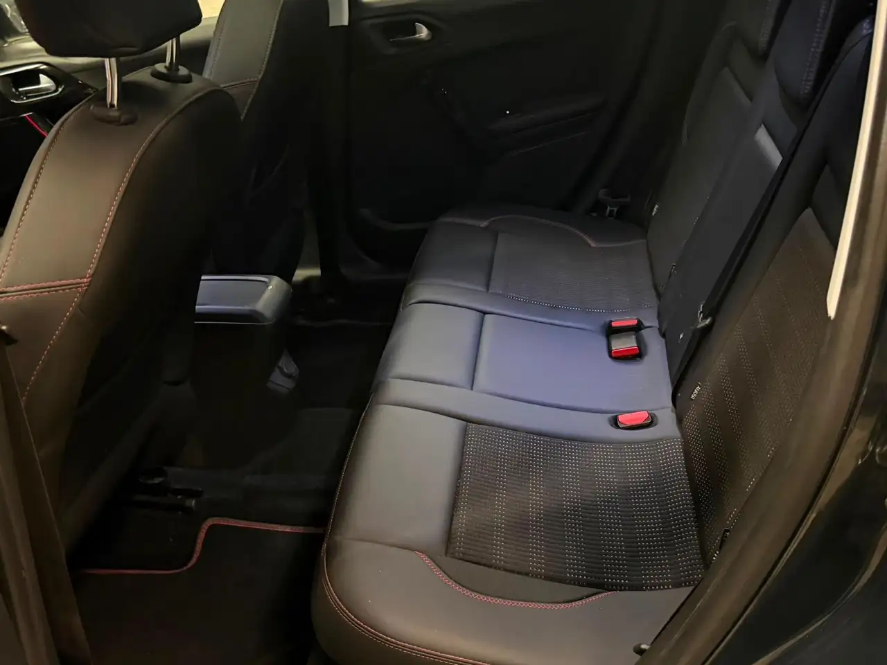 Peugeot 2008 2008 — photo 24