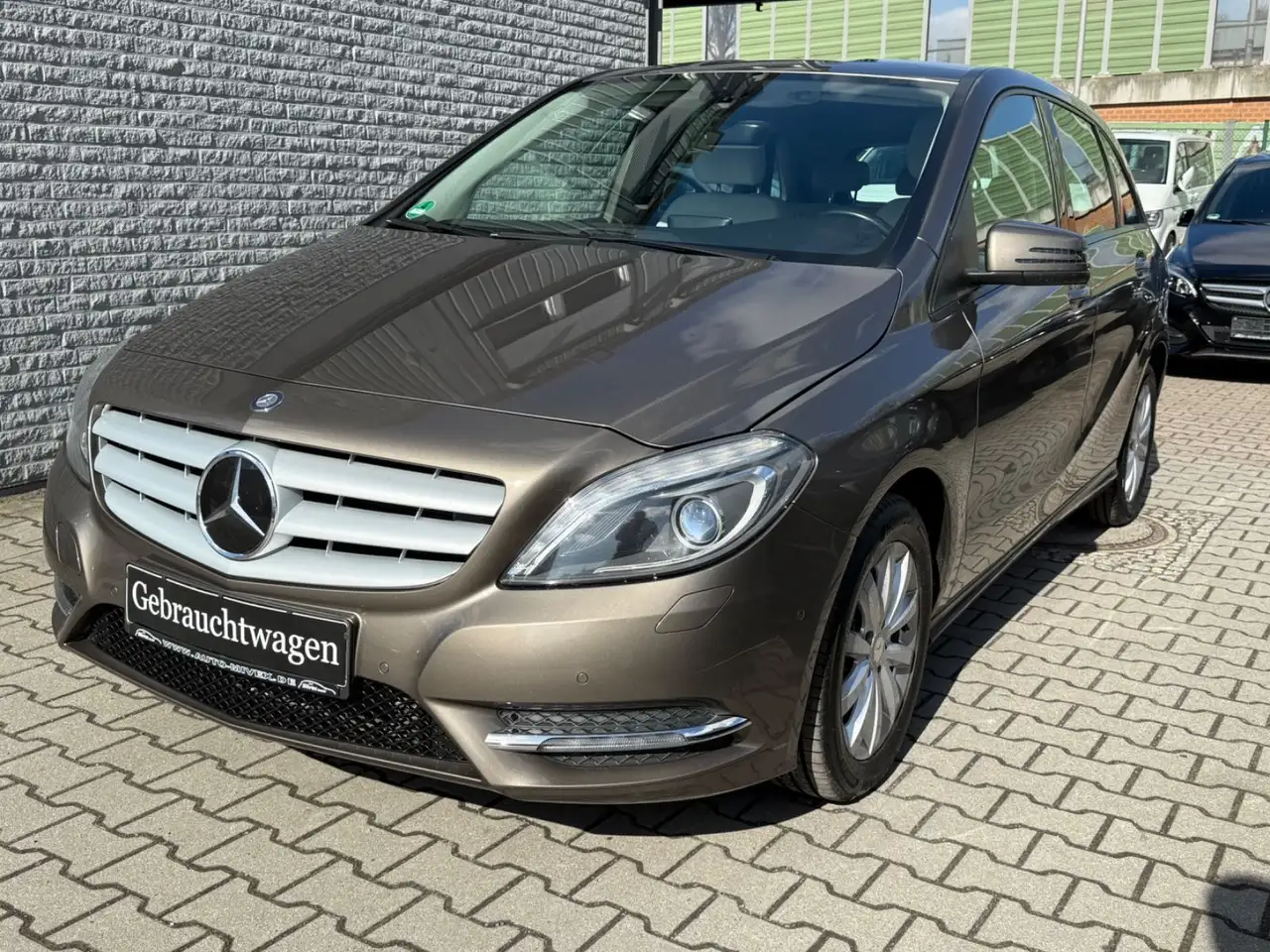 Mercedes-Benz B 220