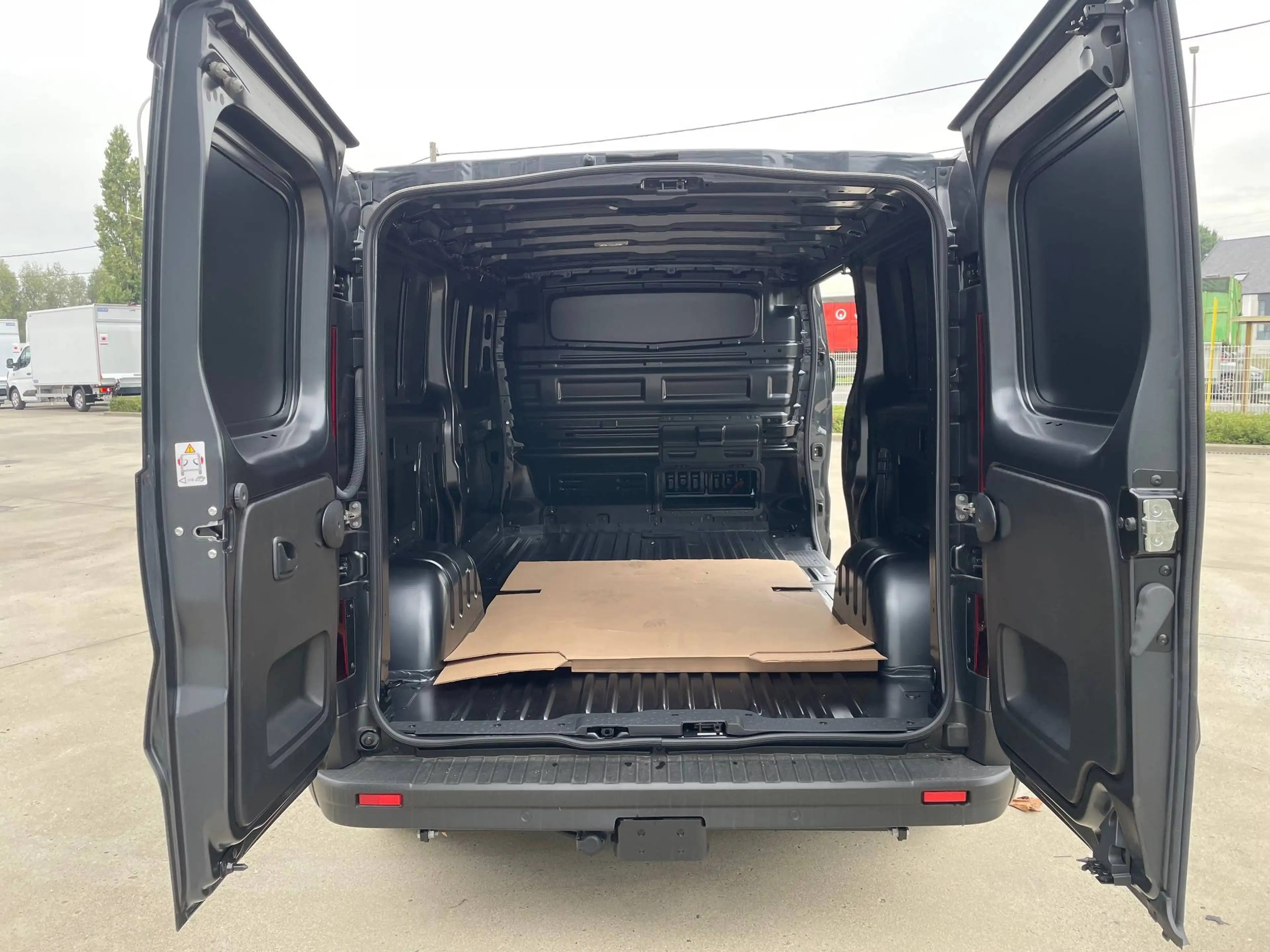 Renault Trafic VAN L2H1 — photo 13