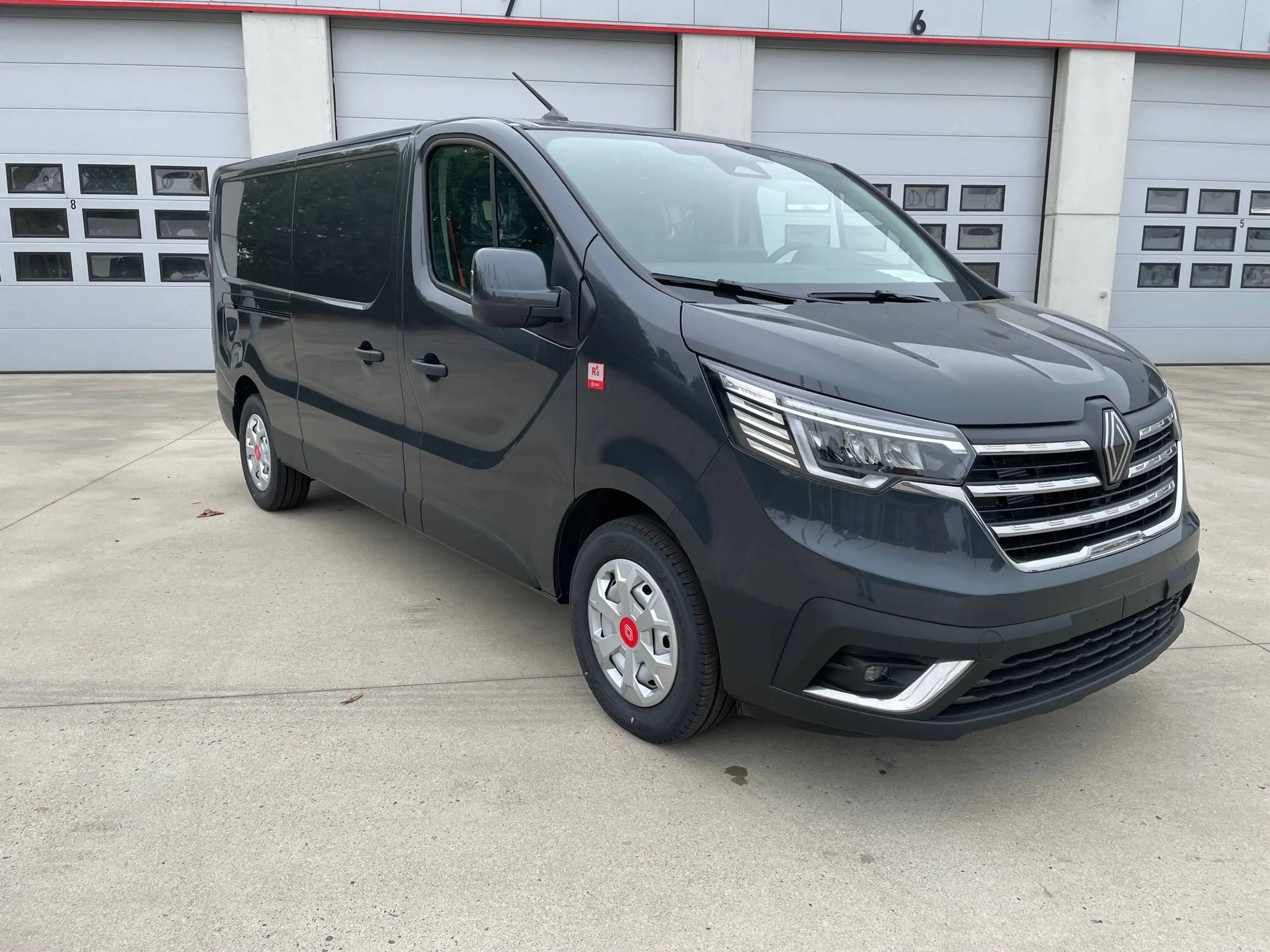 Renault Trafic VAN L2H1 — photo 2